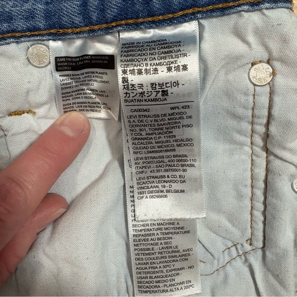 Levi’s 501 Cut Off Jean Shorts Size 24 Light Wash Distressed High Rise - Picture 10 of 10